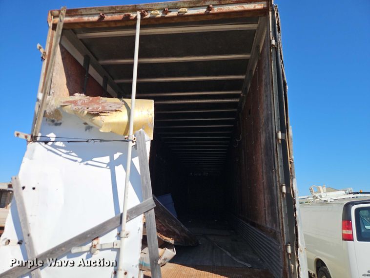 image for item EB8349 1974 Fruehauf FBZ9-F2-40 dry van trailer