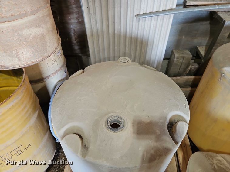 image for item EB8351 Tanks and barrels