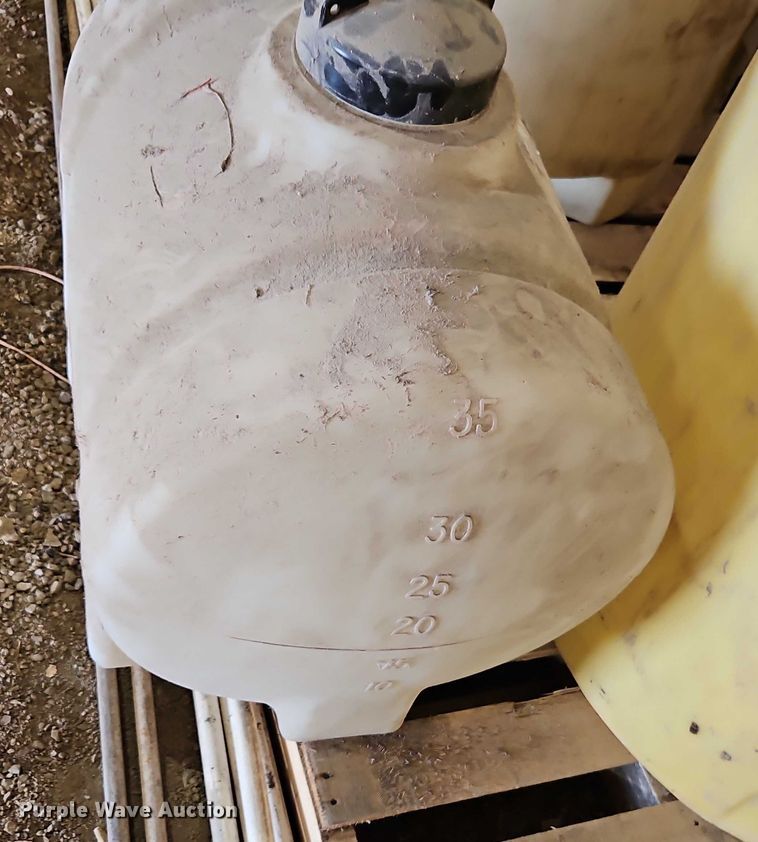 image for item EB8351 Tanks and barrels