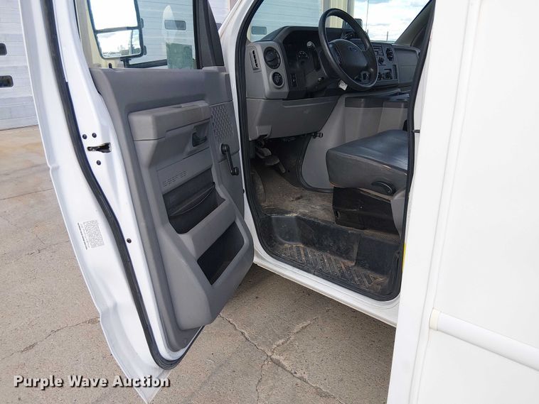 image for item EC1202 2012 Ford E450 shuttle bus