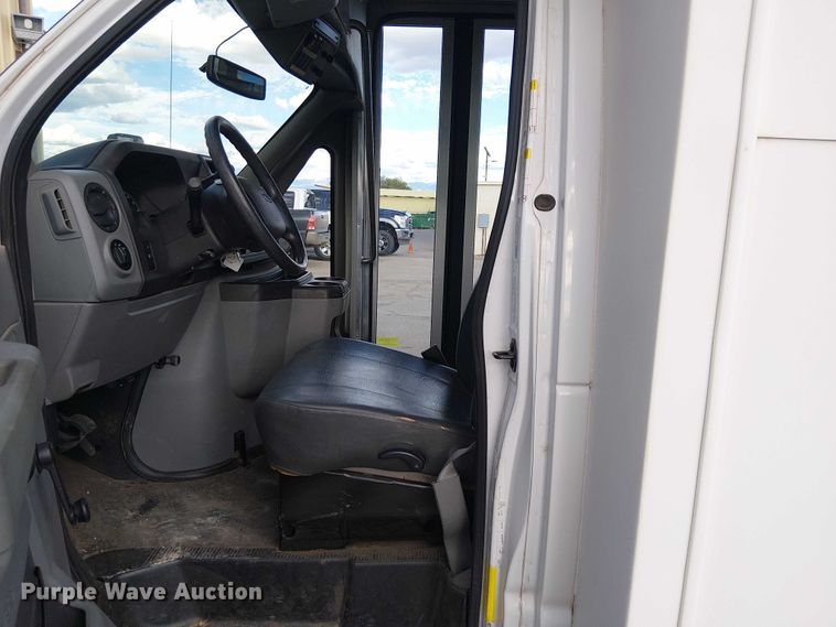 image for item EC1202 2012 Ford E450 shuttle bus