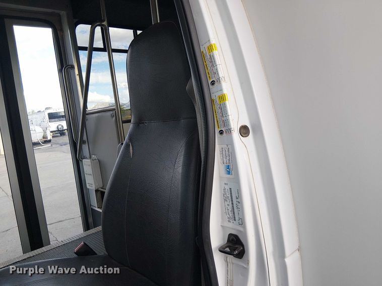 image for item EC1202 2012 Ford E450 shuttle bus