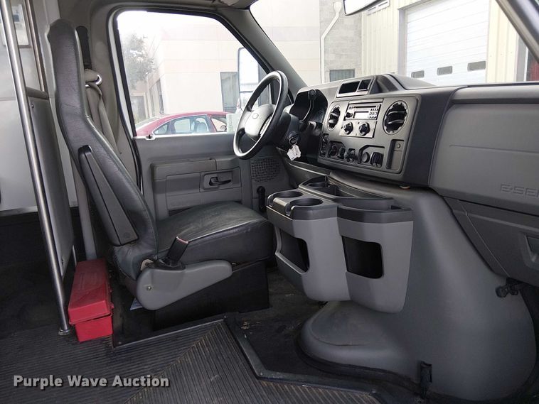 image for item EC1202 2012 Ford E450 shuttle bus