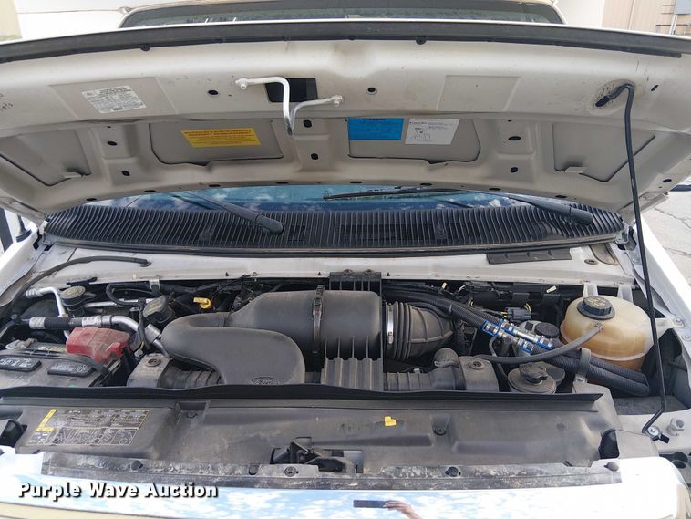 image for item EC1202 2012 Ford E450 shuttle bus