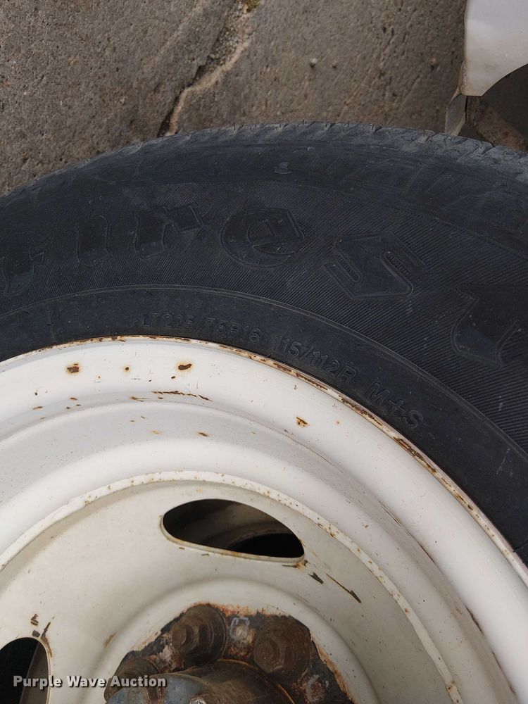 image for item EC1202 2012 Ford E450 shuttle bus