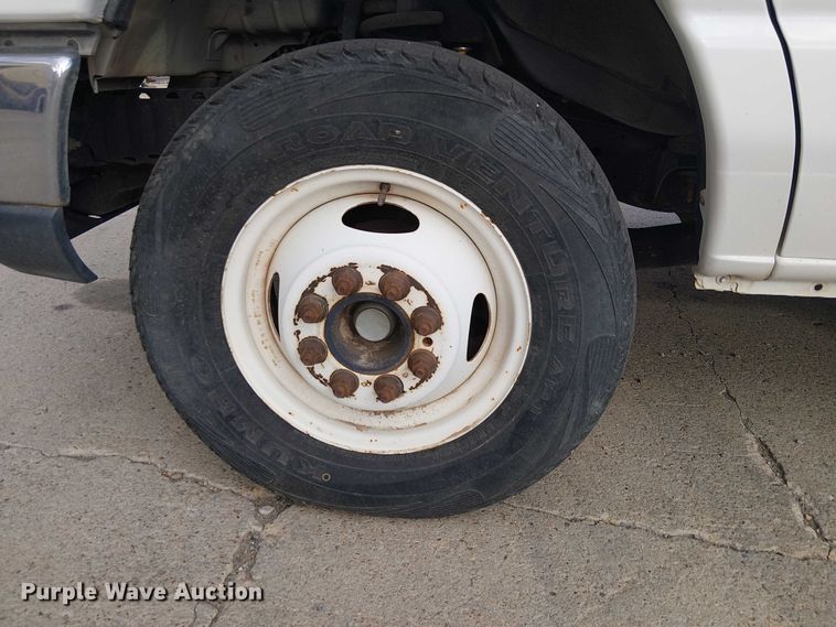 image for item EC1202 2012 Ford E450 shuttle bus