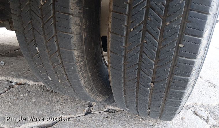 image for item EC1202 2012 Ford E450 shuttle bus