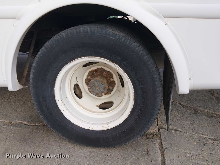 image for item EC1202 2012 Ford E450 shuttle bus