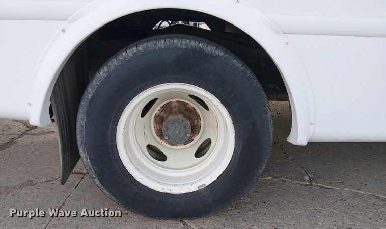 image for item EC1202 2012 Ford E450 shuttle bus