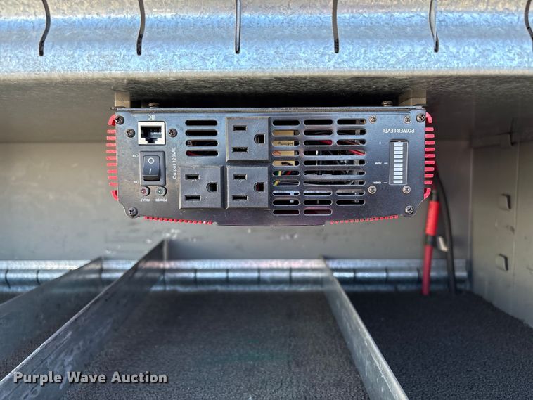 image for item EC8070 2001 Ford F650 Super Duty bucket truck