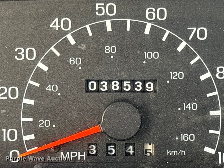 image for item EC8070 2001 Ford F650 Super Duty bucket truck