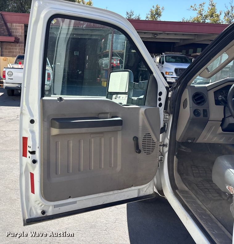 image for item EC8071 2008 Ford F250 Super Duty pickup truck