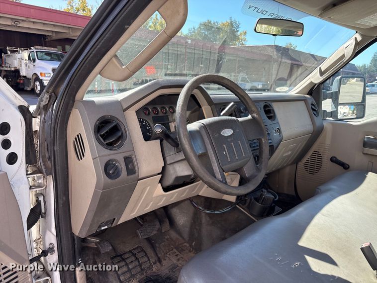 image for item EC8071 2008 Ford F250 Super Duty pickup truck