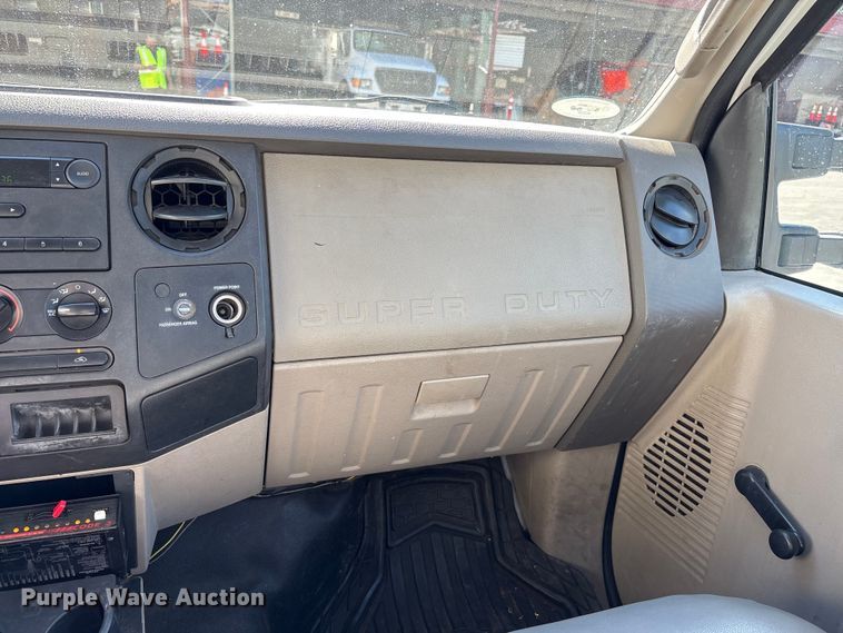 image for item EC8071 2008 Ford F250 Super Duty pickup truck