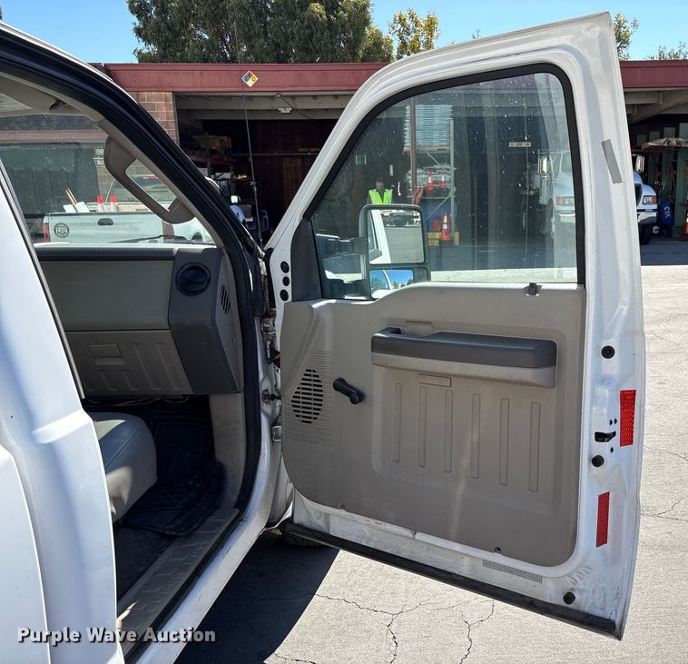 image for item EC8071 2008 Ford F250 Super Duty pickup truck