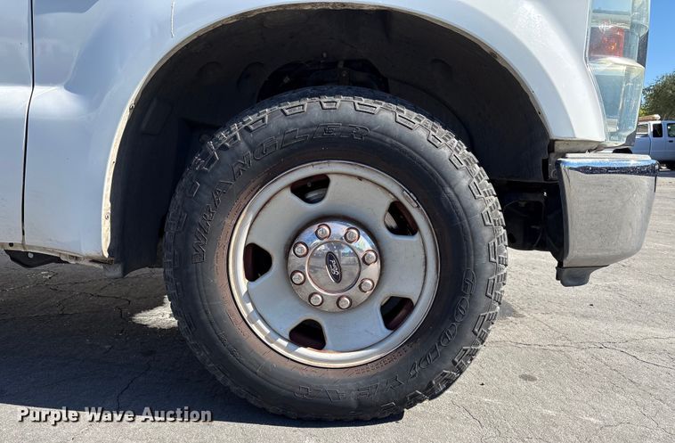 image for item EC8071 2008 Ford F250 Super Duty pickup truck