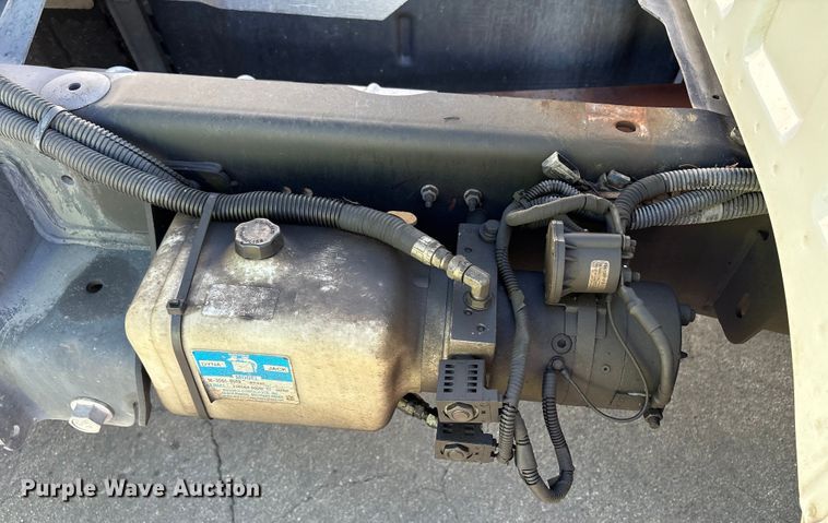 image for item EC8072 2009 Ford F250 Super Duty dump bed pickup truck