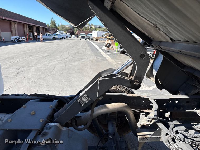 image for item EC8072 2009 Ford F250 Super Duty dump bed pickup truck