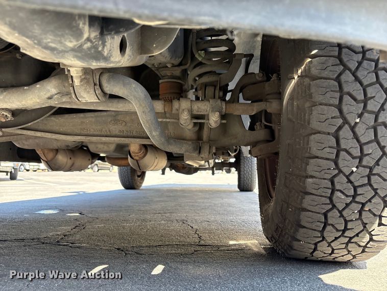 image for item EC8072 2009 Ford F250 Super Duty dump bed pickup truck