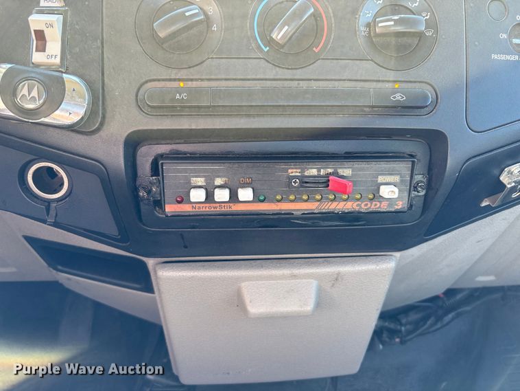 image for item EC8072 2009 Ford F250 Super Duty dump bed pickup truck