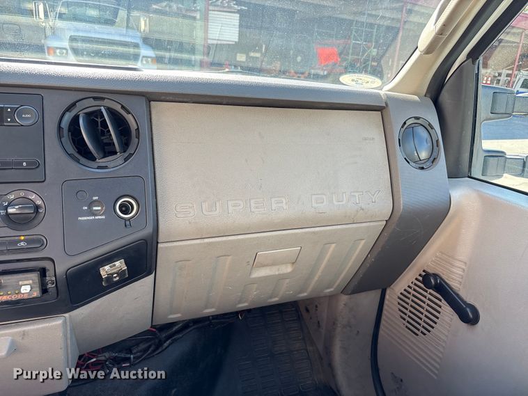 image for item EC8072 2009 Ford F250 Super Duty dump bed pickup truck