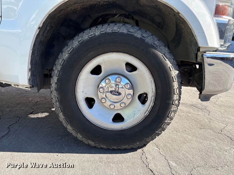 image for item EC8072 2009 Ford F250 Super Duty dump bed pickup truck