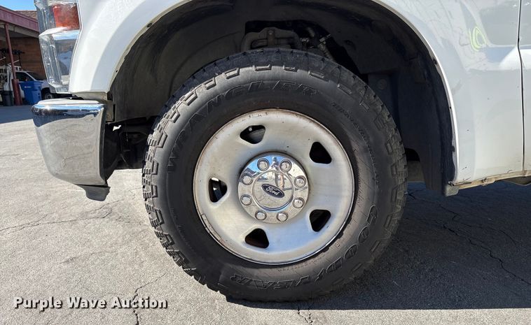 image for item EC8072 2009 Ford F250 Super Duty dump bed pickup truck