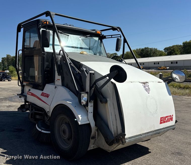 image for item EF2163 2009 Elgin Pelican NP street sweeper