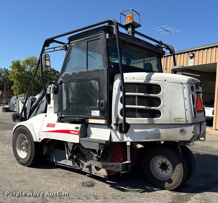 image for item EF2163 2009 Elgin Pelican NP street sweeper