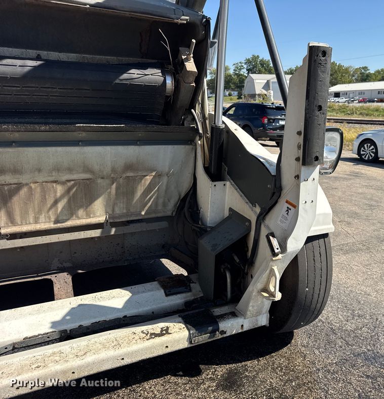 image for item EF2163 2009 Elgin Pelican NP street sweeper