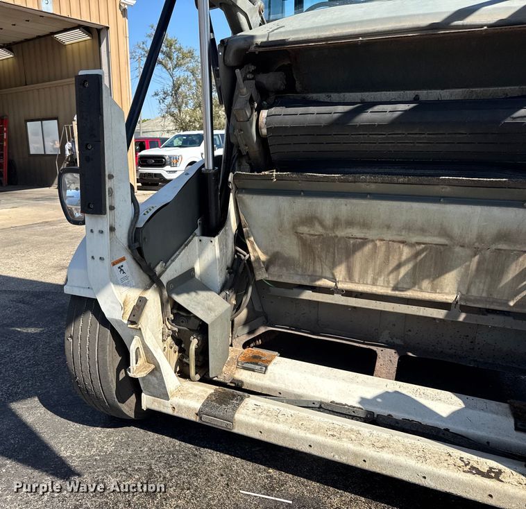 image for item EF2163 2009 Elgin Pelican NP street sweeper