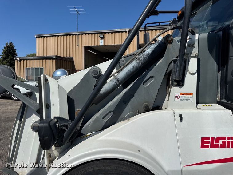 image for item EF2163 2009 Elgin Pelican NP street sweeper