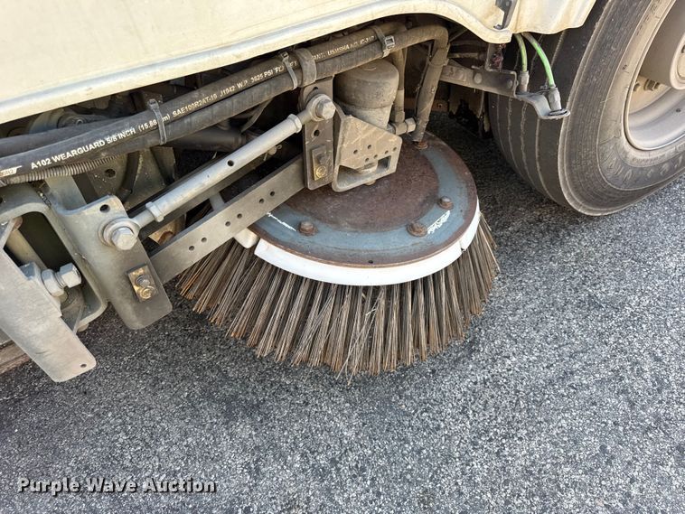 image for item EF2163 2009 Elgin Pelican NP street sweeper