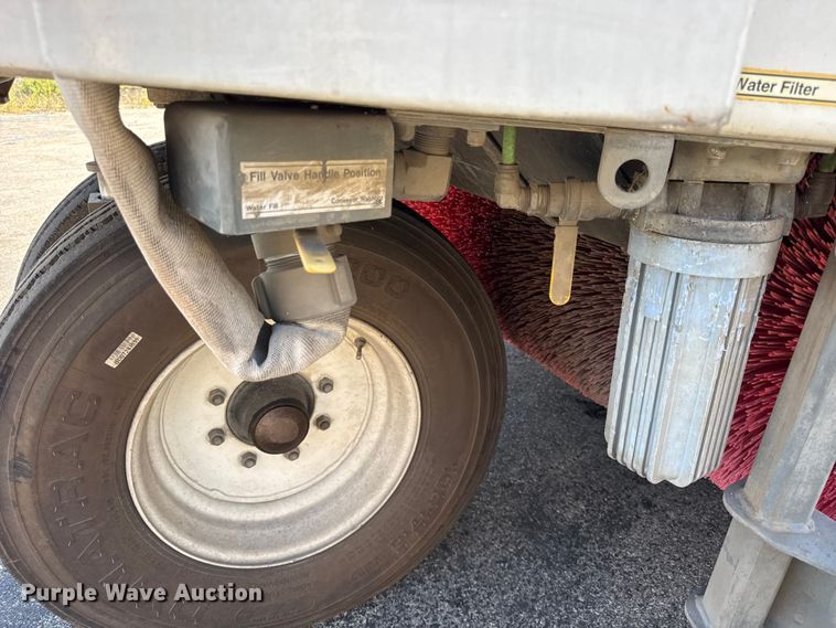 image for item EF2163 2009 Elgin Pelican NP street sweeper