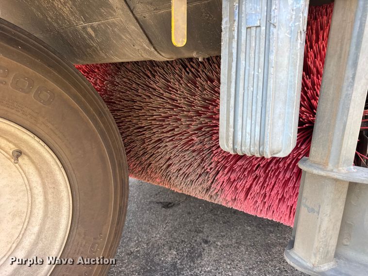 image for item EF2163 2009 Elgin Pelican NP street sweeper