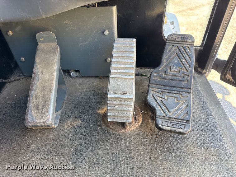 image for item EF2163 2009 Elgin Pelican NP street sweeper