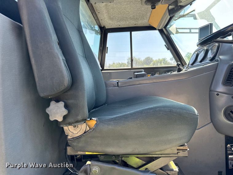 image for item EF2163 2009 Elgin Pelican NP street sweeper