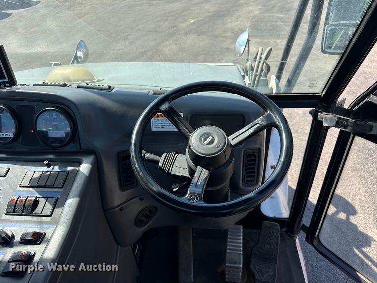 image for item EF2163 2009 Elgin Pelican NP street sweeper