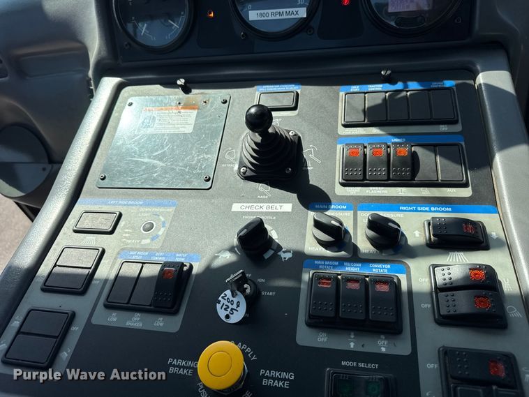 image for item EF2163 2009 Elgin Pelican NP street sweeper