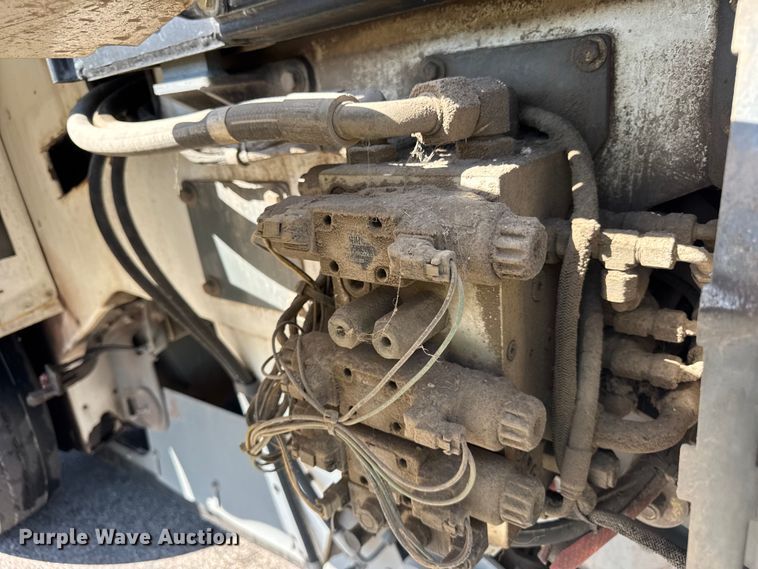 image for item EF2163 2009 Elgin Pelican NP street sweeper