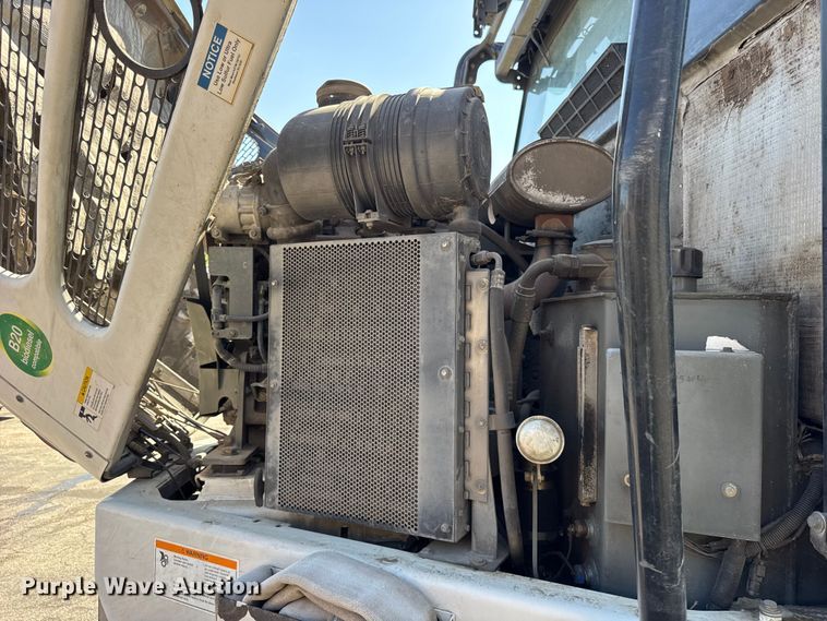 image for item EF2163 2009 Elgin Pelican NP street sweeper