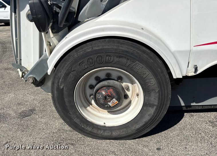 image for item EF2163 2009 Elgin Pelican NP street sweeper