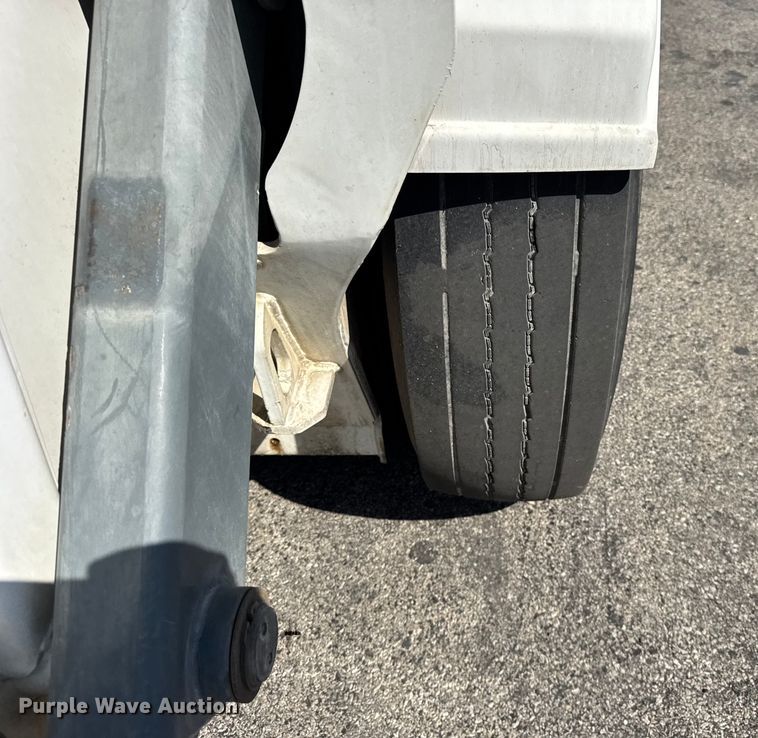 image for item EF2163 2009 Elgin Pelican NP street sweeper