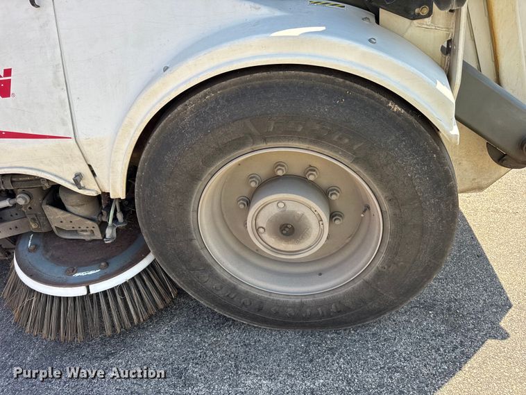 image for item EF2163 2009 Elgin Pelican NP street sweeper