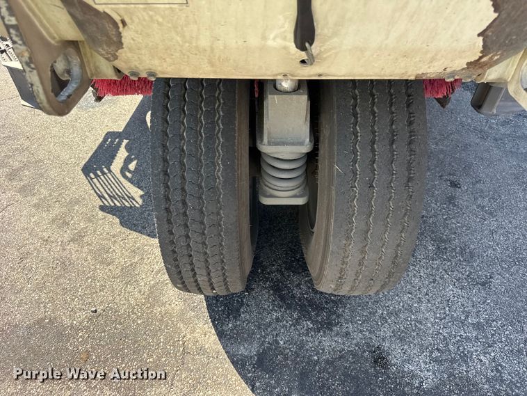 image for item EF2163 2009 Elgin Pelican NP street sweeper