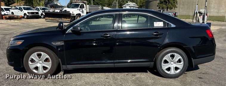 image for item EF2172 2016 Ford Taurus Police Interceptor 
