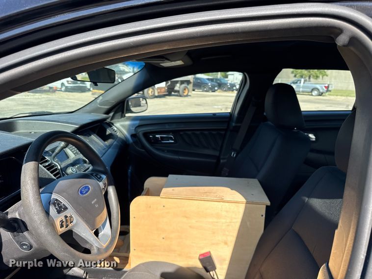 image for item EF2172 2016 Ford Taurus Police Interceptor 