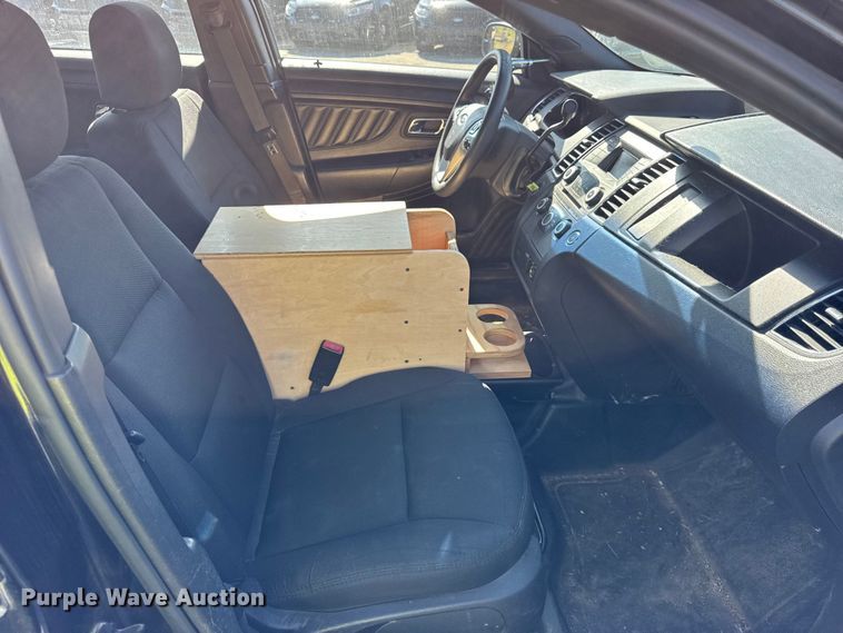 image for item EF2172 2016 Ford Taurus Police Interceptor 