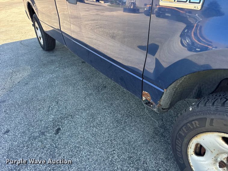 image for item EF2173 2007 Ford F150 XL pickup truck