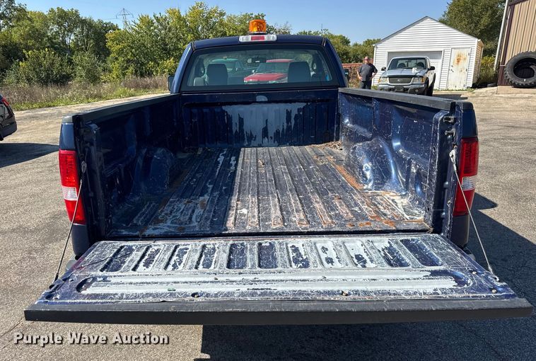 image for item EF2173 2007 Ford F150 XL pickup truck